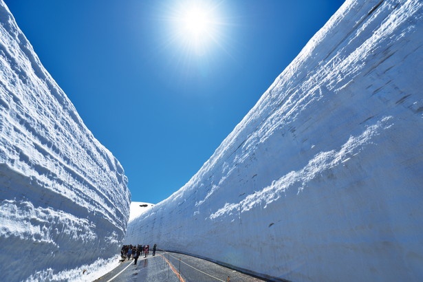 高さ20mの雪の壁！大迫力の絶景に圧倒される!?