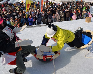 百獣の王・武井壮にこれなら勝てる!?“雪”と“中華鍋”の名物イベントが北海道で開催