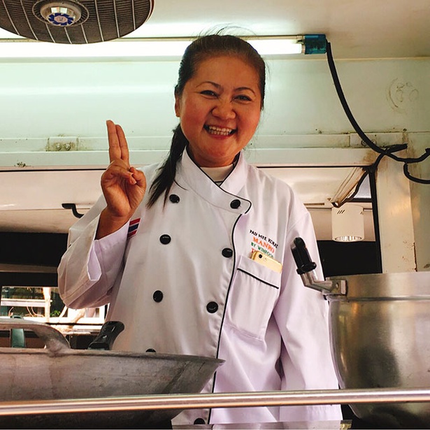 シェフのエイチャンさん。その腕前は、地元の料理コンテストでチャンピオンになるほど