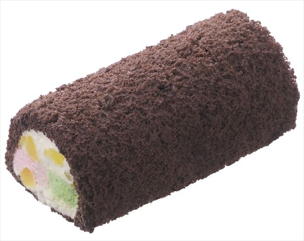 ココアスポンジで粒々栗入りクリーム、 抹茶クリーム＆苺クリームを巻いた「節分ショコラロール」(421円)