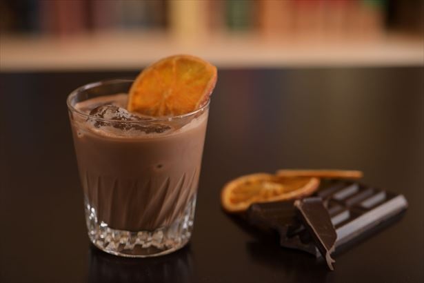 チョコレートとアイルランド原産のクリーム系リキュールを合わせたチョコレートカクテル「オランジェット」