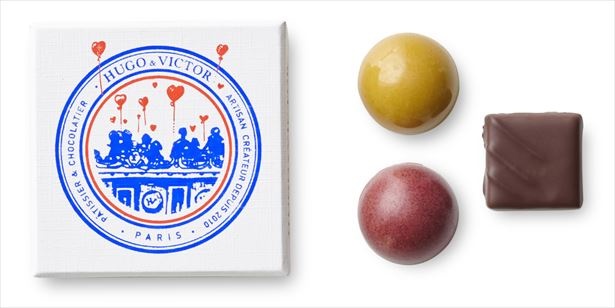「Aux Champs Élysée (オー シャンゼリゼ)」(3 個入 1404円)。パッケージはパリを表現