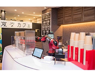 ロボットがコーヒーを入れる「変なカフェ」が渋谷に初オープン！