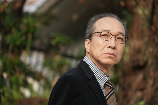 小日向文世は「これだけ人間と交わるのが苦手な男は初めてです」と語る