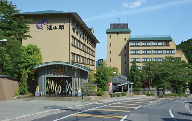 おこもりには絶好のロケーション/おもてなしの宿 渓山閣