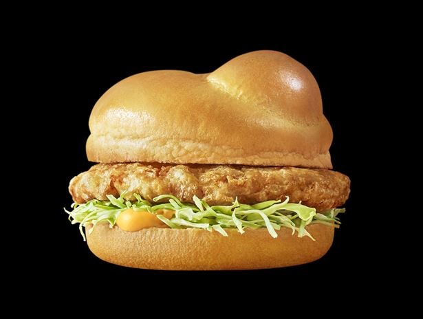 ソースの卵黄を1.5倍に増やし、より濃厚リッチになって“凄”「チキンタツタ」に生まれ変わった