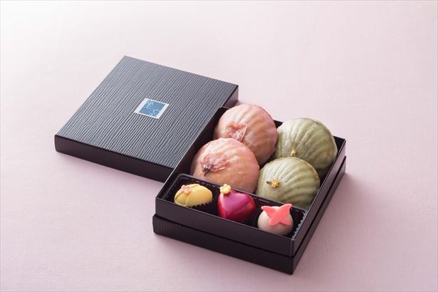 「フラワーセレクション2018」(2300円)