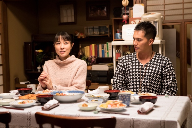 亮(市原隼人)と茜(伊藤歩)の恋のゆくえは…?