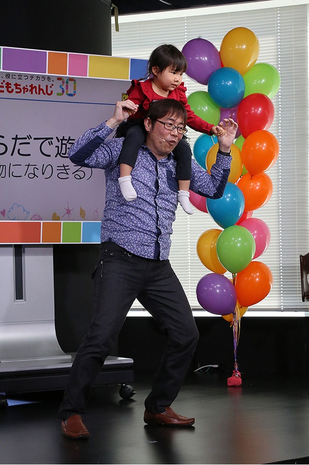 体を使った遊びは三半規管を鍛え、バランス感覚を養えるという小崎氏