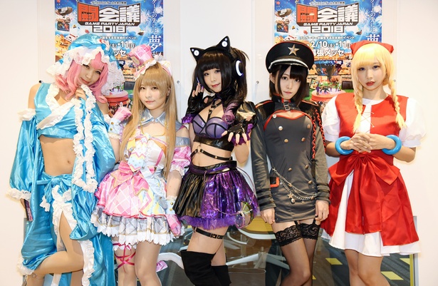 5人ともハイレベルなコスプレで配布会を盛り上げてくれた