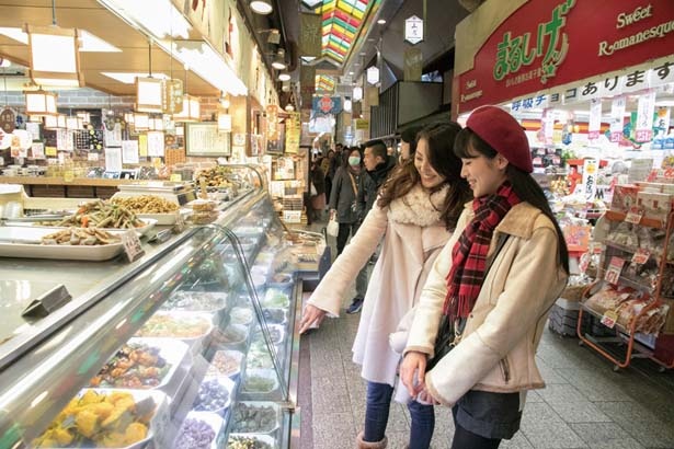 錦市場で夕食の買い出し/月亭