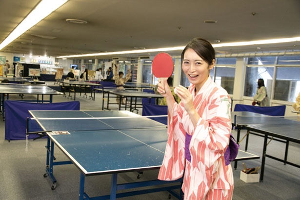 無料の卓球は、台の横にラケットとボール、タイマーが/大江戸温泉物語 箕面観光ホテル