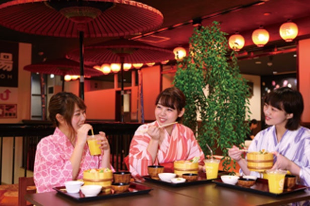 館内のフードコートでお昼を食べてからホテルにチェックイン/大江戸温泉物語 箕面観光ホテル