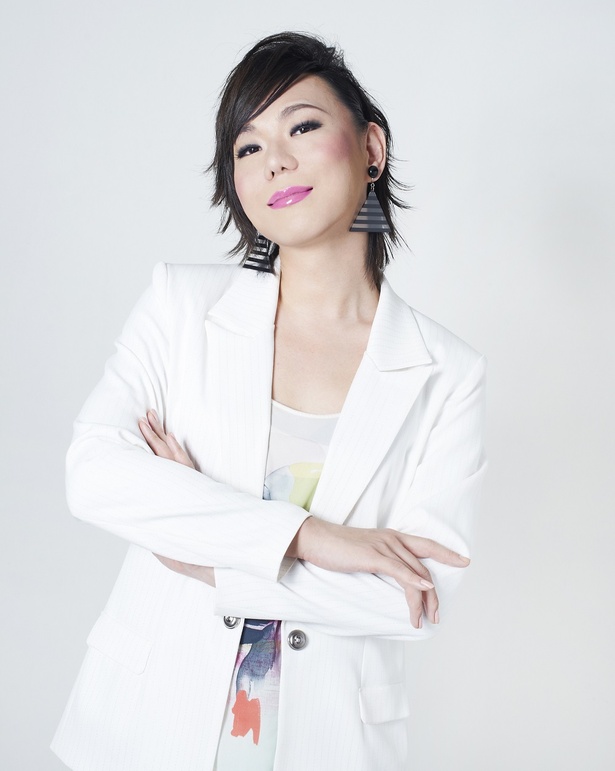 【写真を見る】ミッツ・マングローブも出演! 芸能、スポーツなどをテーマにしたトーク番組に