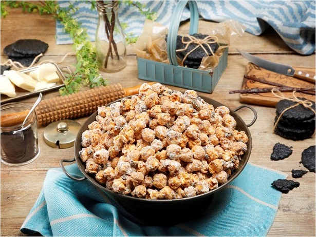 サクサクした食感のほろ苦いココアクッキーと濃厚でスイートなホワイトチョコレートの相性が抜群な新フレーバー