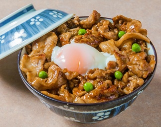【福島】もうサイドメニューを超えてるんだけど！ラーメン店が出す本気の肉丼3選