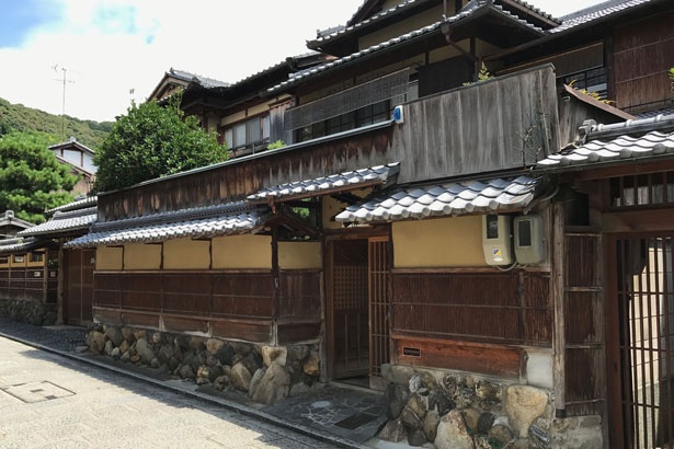 店舗は京都市指定伝統的建造物でもある、築100年以上の日本家屋/ダンデライオン・チョコレート京都東山一念坂店