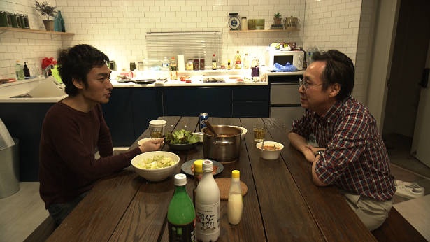 2人で囲む夕食の様子