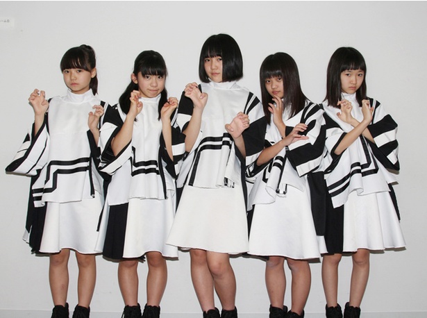 りおりおは「最初に可愛いカバー曲をやって、次に格好いいオリジナル曲をやって、パンダみっくのギャップが見られます」とメッセージを送ってくれた
