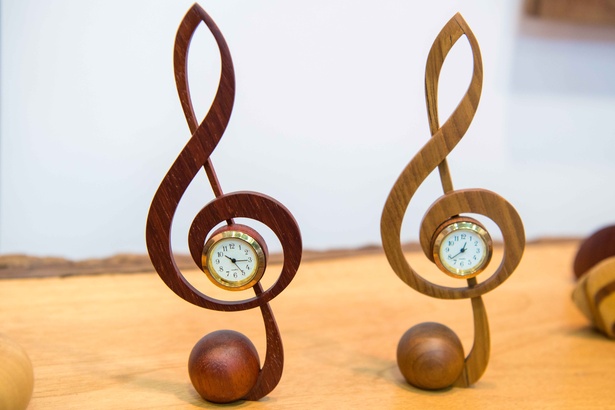 音符の形をした時計