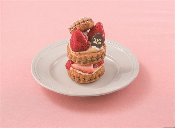 本館地下2階「ヴィタメール」の「苺のミルフィーユ」(702円) ※各日20個限定