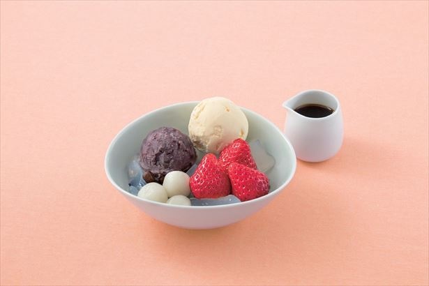 本館5階「甘味茶屋 七葉」の「紅ほっぺのあんみつ」(920円)