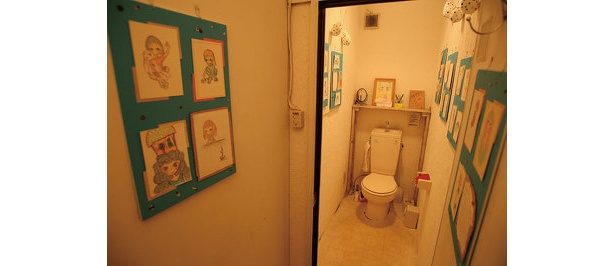 トイレがギャラリーに!? 厠画廊(覚王山アパート)