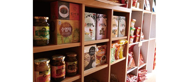 韓国食材がいっぱいの「ハノック」