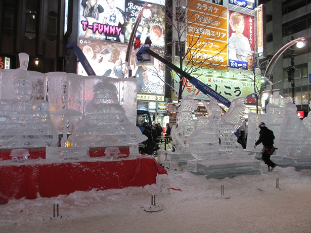 終了後も目が離せない さっぽろ雪まつり の雪像 氷像解体レポート ウォーカープラス