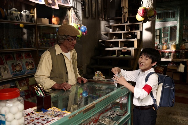 中国では『解憂雑貨店』のタイトルで劇場公開。東野作品の世界観がどう描かれているかが気になるところ!