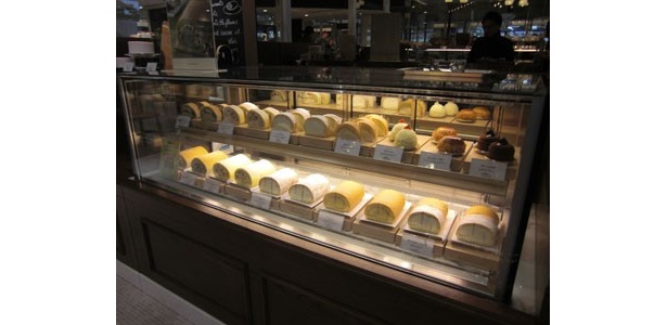 Afternoon Tea TEAROOM。パティスリー キハチのスイーツは、イートインもテイクアウトもOK