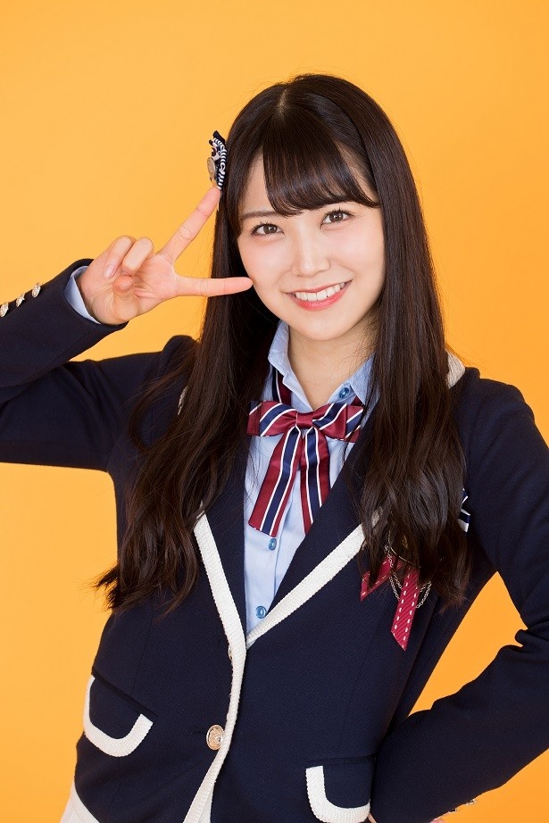 【写真を見る】「美瑠のこと、見る見るして?」と瞳で誘惑する白間美瑠