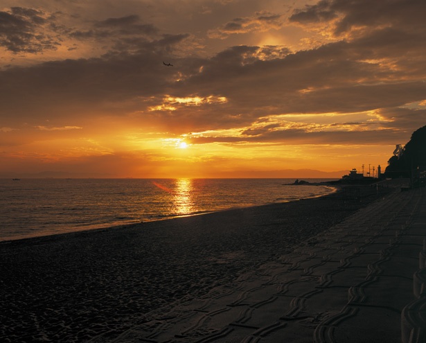 ため息が出るほど美しい、愛知県・知多半島の白浜。ロマンチックなデートにぴったり