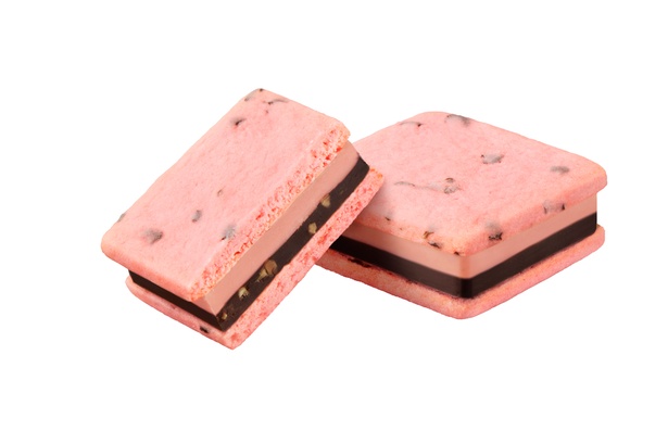 サクッと焼き上げたサブレでなめらかなチョコレートガナッシュをサンドした「サブレショコラ 桜」(5個入 1620円、10個入 3024円、15個入 4212円)