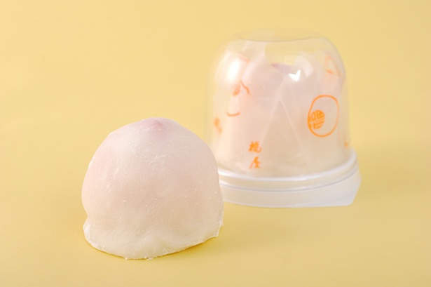 和菓子処 福屋「さくらももいちごの里」は、ふわふわのお餅からうっすら幻のイチゴが透ける
