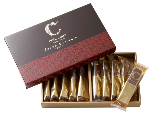濃茶のパッケージに入った定番商品「東京ブラウニー」
