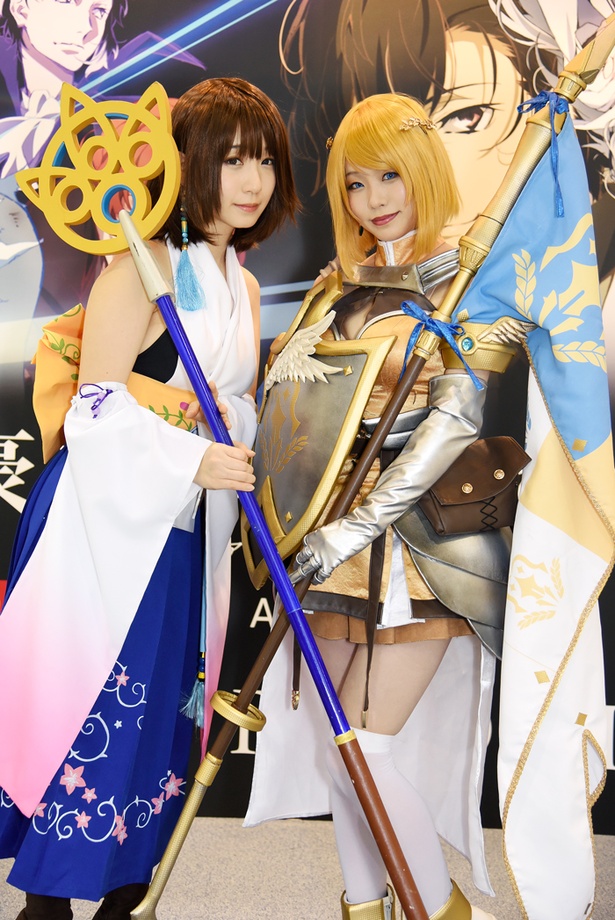 【写真を見る】伊織もえさんと くろねこさんの豪華ツーショット
