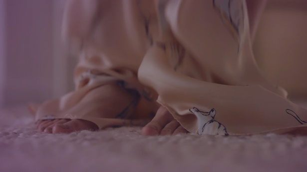 【写真特集】深田恭子 WEB限定動画「ヱビス 華みやび Night Routine 篇」カット画像(1/24)