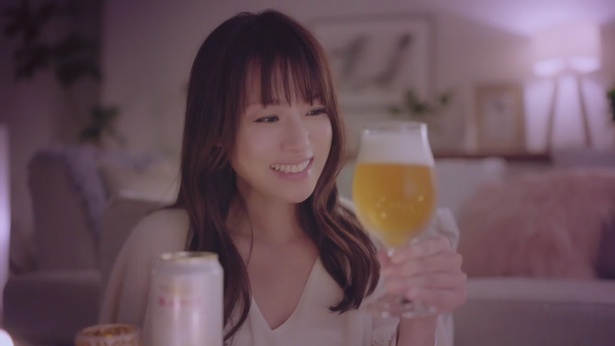【写真特集】深田恭子 WEB限定動画「ヱビス 華みやび Night Routine 篇」カット画像(12/24)