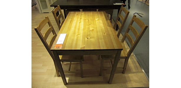 オープン限定！テーブル＆チェア4脚が9900円（限定200、IKEA FAMILYメンバー対象）