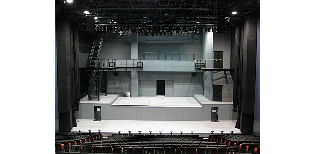 【写真】AKB48や戦国BASARAの公演も！立体的な舞台構造が魅力の｢シアターGロッソ｣