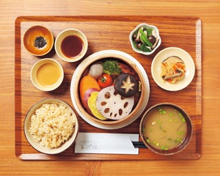 野菜たっぷりの“カフェ飯”で体も心も健康に！「お気軽健康café あげは。  トアロード店」
