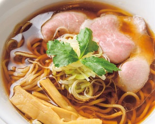 ぷりぷり麺にシンプルな醤油スープが相性最高！「田中の中華そば」