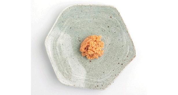 中身はこんな感じ。北海道特有のワサビの醤油漬け｢山わさび醤油味｣