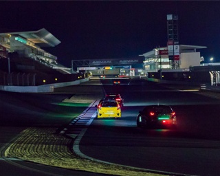 富士スピードウェイ50年ぶりとなる24時間レースに向けた夜間練習走行を実施