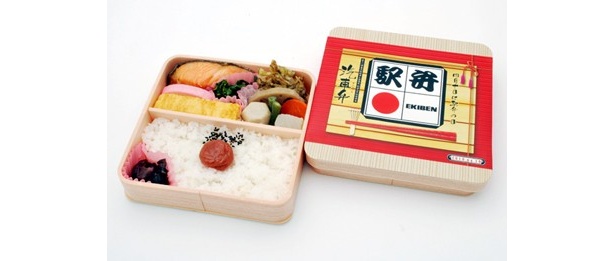 この日しか買えない2種類の「駅弁の日 記念弁当」の「汽車弁」（900円/東京駅）