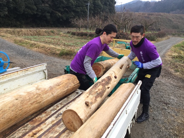 今年の1月に、朝倉市で東北ライブハウス大作戦の木札になる流木を集める