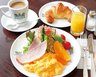 「アラビアの真珠」も！ホテル級の豪華さが魅力の「イノダコーヒ本店」モーニング