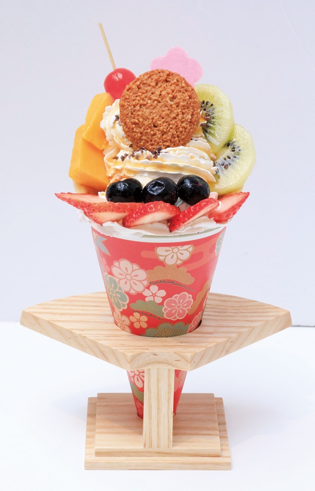 「KYOTO BEAUTY」べっぴんパルフェ 選べるフルーツ3種といちご850円/京都・時代祭館十二十二