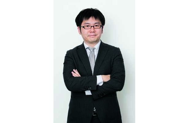 スマートフォン賢人の石川温さん。「日経トレンディ」の編集記者として勤務後、携帯電話のジャーナリストとして独立。現在はテレビ、雑誌などで活躍中